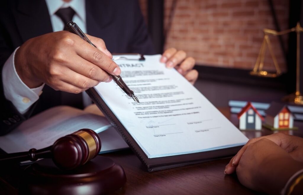 5 Benefits of Hiring an Employment Lawyer